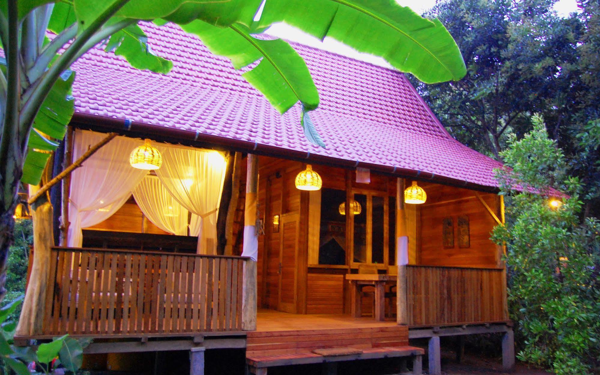 Indo Rumah Zengarden Pabean Buleleng エクステリア 写真
